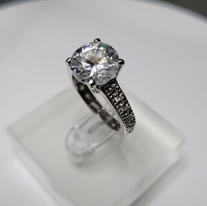 Simulated Diamond Solitaire Silver Tone Engagement Style Ring Size 7